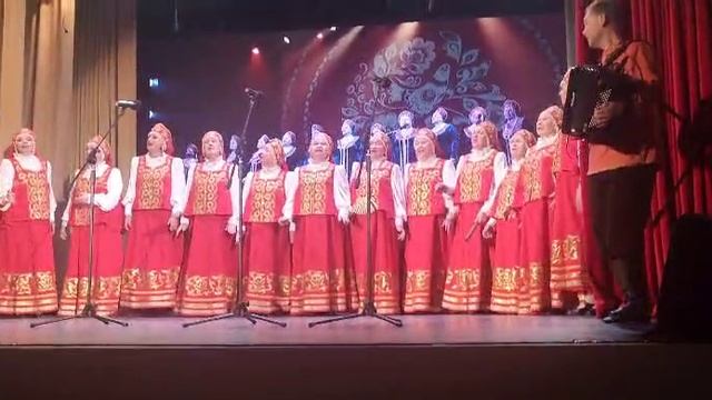 Там где волны серебристые
