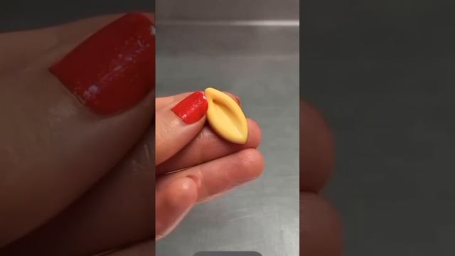 Лепим жирафика из пластилина