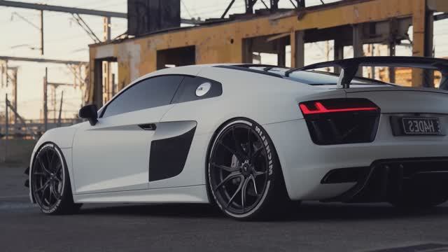 4K UHD - Audi R8