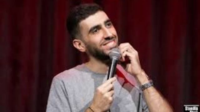 Комик Артур Чапарян, уехавший из России, готов вернуться и выступить за 700 тыс. перед россиянами