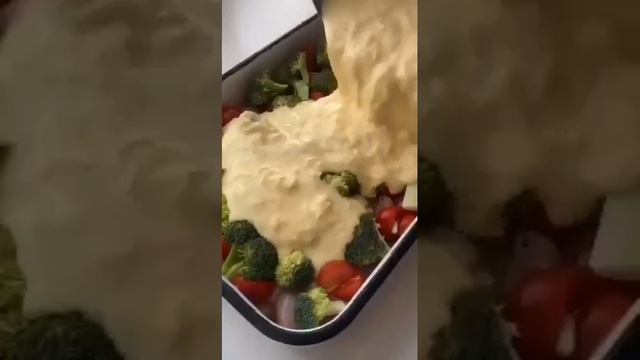 Очень вкусная запеканка с курицей и овощами.рецепт в описании