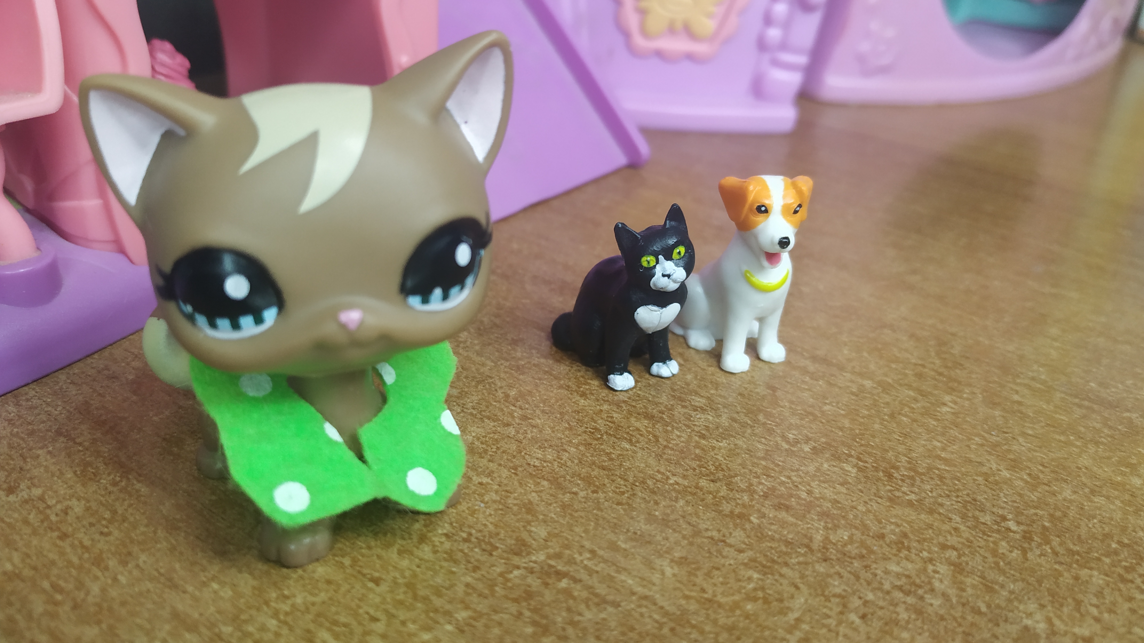 Littlest pet shop: Клип Кошки и Собаки