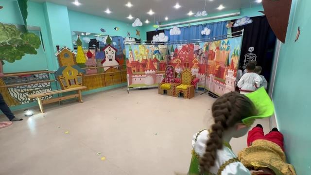 Выпускной спектакль "Царевна-лягушка". Старшая и младшая группы мини-сада.