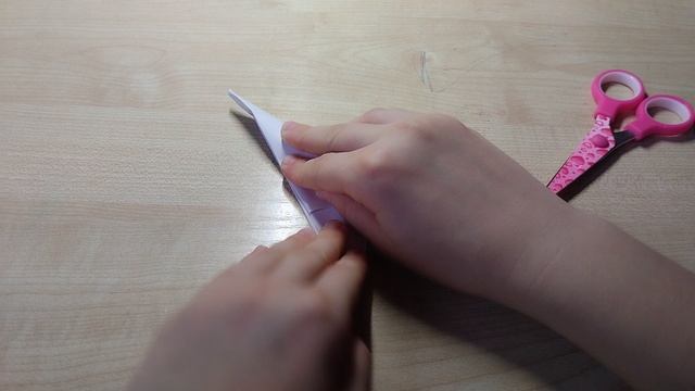 Как легко сделать снежинку из бумаги к новому году!