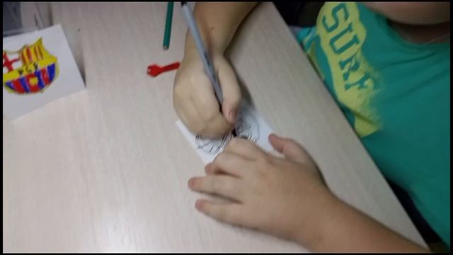 нарисовал логотип Клуба Ла Лиги Реал Мадрид