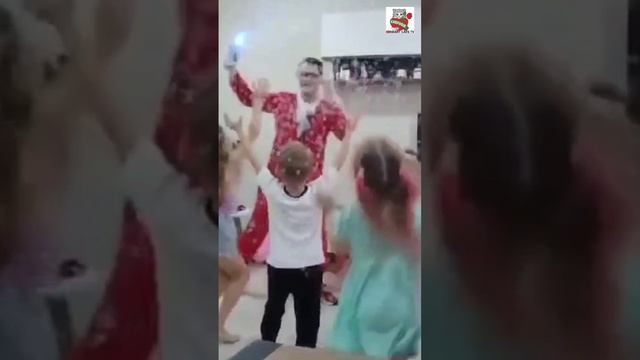 Ребята от души поздравляют свою подружку Машу с ДР и ждут её в гости с целой кучей подарков 🎉❤️😻🥰