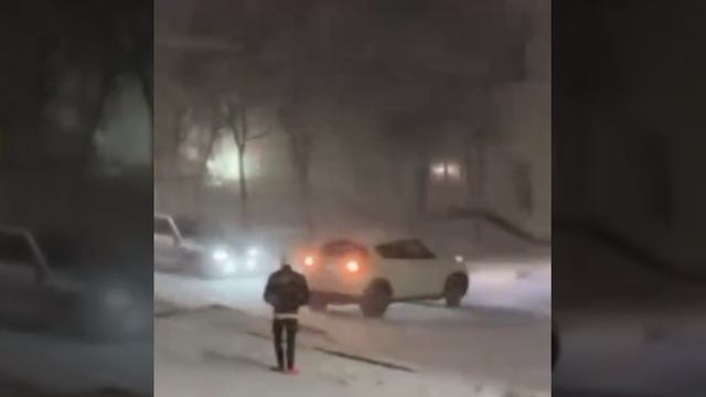 Транспортный коллапс в Петропавловске-Камчатском: в связи с гололедом на дорогах аварии