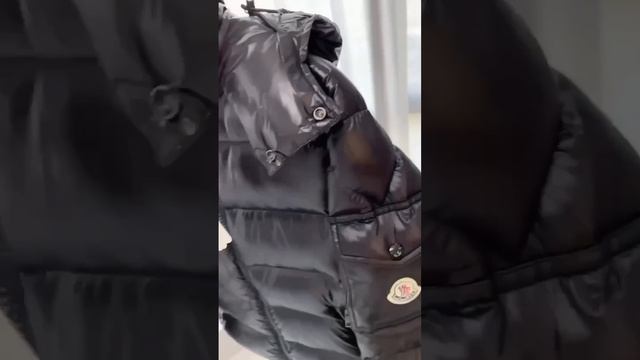 Пуховик MONCLER Maya черный