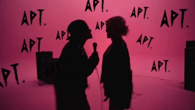 ROSÉ & Bruno Mars - APT (Official video)