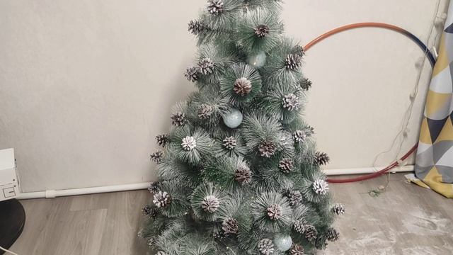 Новогоднее преображение ёлочки. Сделай сам! 
#сделайсам#новогодняяелка#нг#преображение#дедморозим