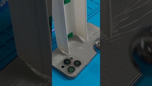 Замена заднего стекла iPhone 15 Pro Max на оригинальное