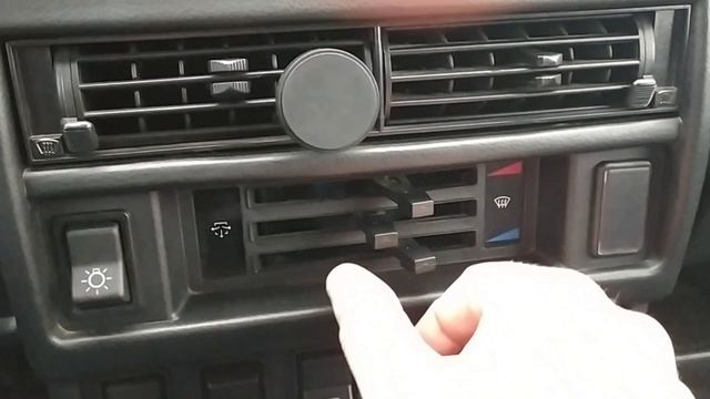 Управление рычагами печки на Ниве.