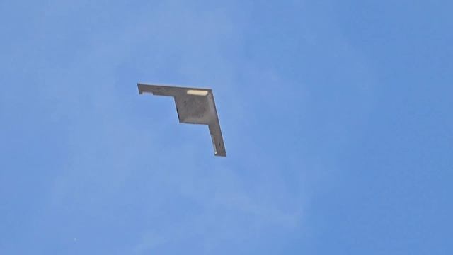 Новые фото бомбардировщика B-21 Raider во время испытаний