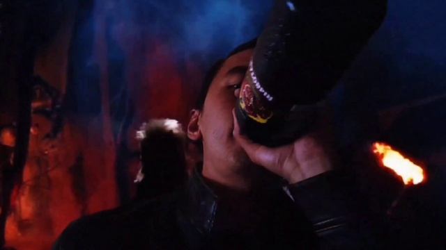 Алишер Курманалиев в фильме Пропащие Ребята 2025 песня Гости из будущего - он чужой, он плохой