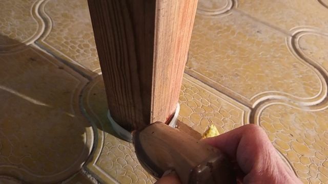 Простая защита ножек стола от гниения