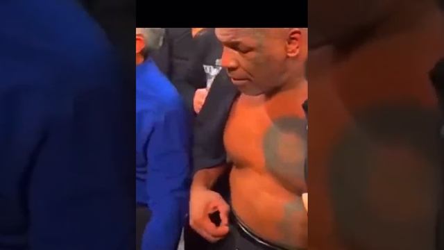 откус ухо 👂😶🌫