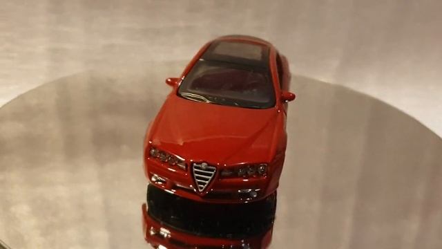 масштабная модель Alfa Romeo Brera 1/43 Bburago