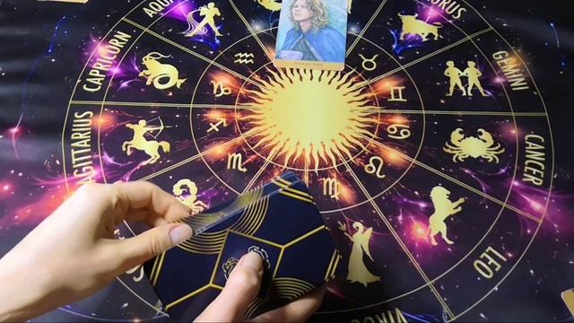 4 Короля! 👑 Думает ли мужчина про Вас? Таро-расклад