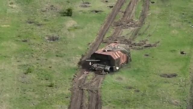Российски танк-черепаха (защита против дронов)