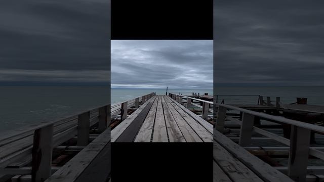 Ржавый причал! Лазаревское в ноябре. #лазаревское #сочи#море