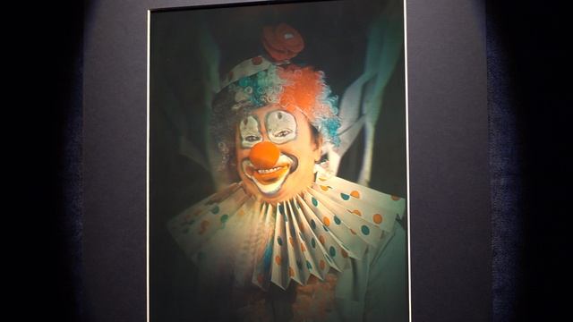 11x16" 28x40cm Clown - Color 3D Laser Hologram Picture on Glass