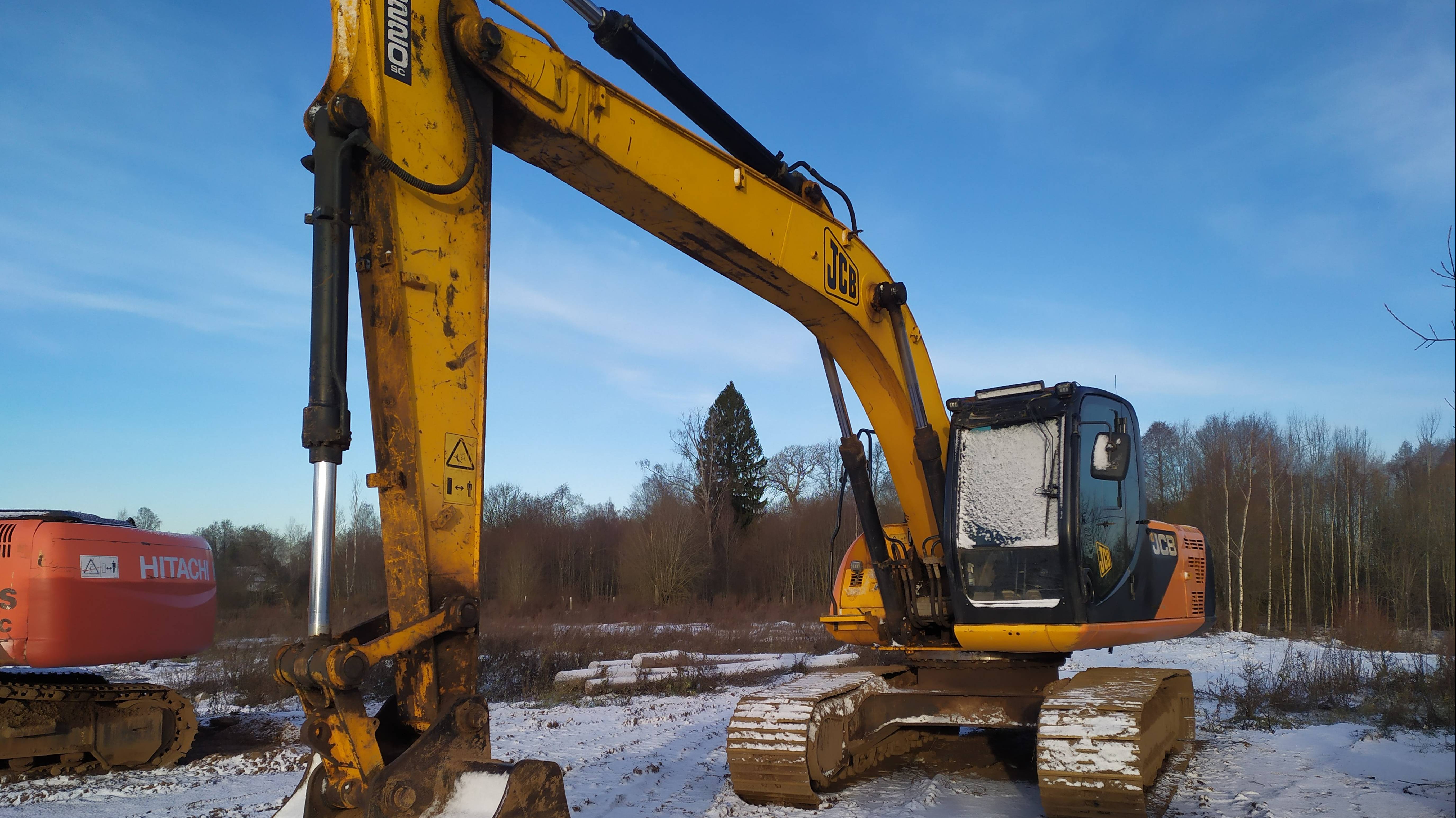 Экскаватор гусеничный JCB JS220SC