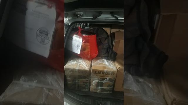 На склад заехали Валерий с Ларисой, где их дозагрузили просто под завязку 🙈