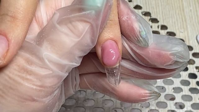 Наращивание ногтей на  классические типсы эйдж и выкладной френч