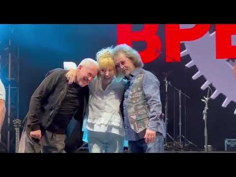 Пугачева на сцене с "Машиной времени"