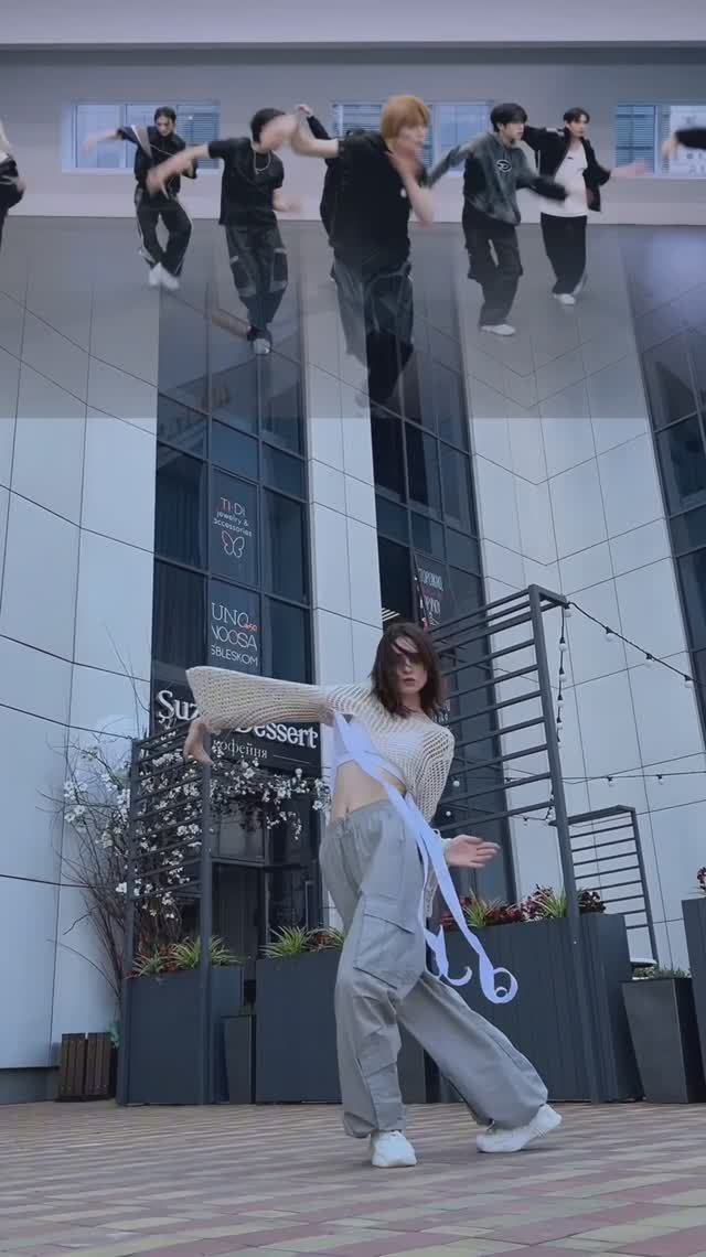 STRAY KIDS - LOSE MY BREATH [COVER DANCE BY LEELOO] 

#StrayKids #coverdance #losemybreath