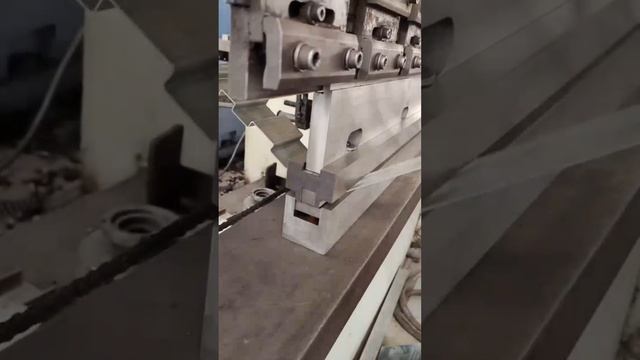 Гибка профиля на гибочном станке Industrial Partners