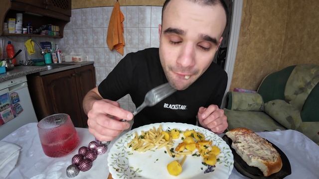МУКБАНГ НАРЕЗКИ ЛУЧШЕЕ - КАРТОШКА ЖАРЕНАЯ И МАКАРОНЫ С СЫРОМ / ПИЦЦА / MUKBANG АСМР 25. 11. 2024