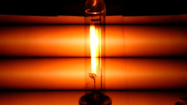 Запуск необычной натриевой лампы высокого давления от OSRAM. Включение и прогрев.