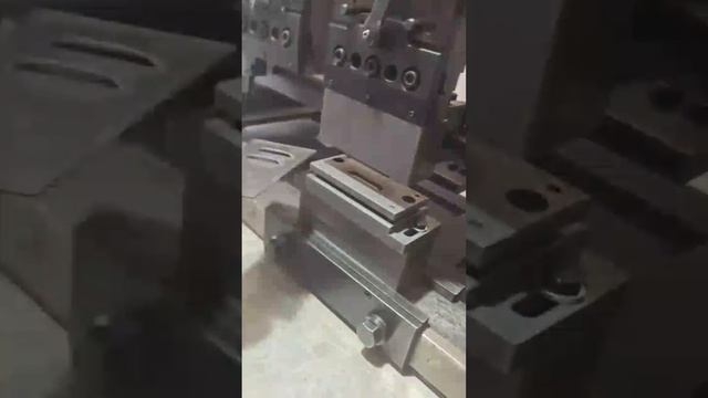 Изготовление вентиляционных отверстий на гибочном станке Industrial Partners