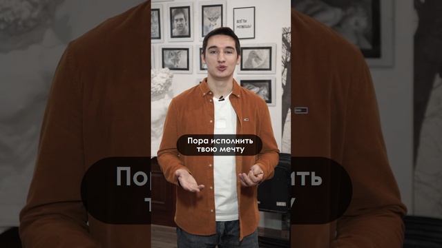 КАРАНДАШНАЯ ГРАФИКА - ФОТОГРАФИЯ
НА РИСУНКЕ - ПОРТРЕТ ЧЕЛОВЕКА