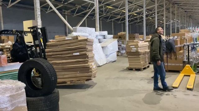 Петербург направил мебель в дошкольные организации Мариуполя