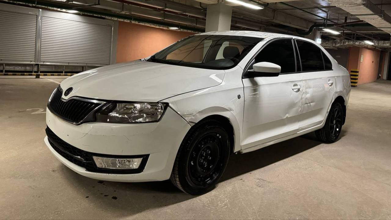 Skoda Rapid; 1.6 МT; 2016; Белый