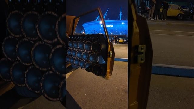 Хорошая  аудиосистема немного не штатная