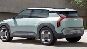 Абсолютно новый KIA Syros 2025 показали на «шпионских» фото: кроссовер получил оригинальный кузов