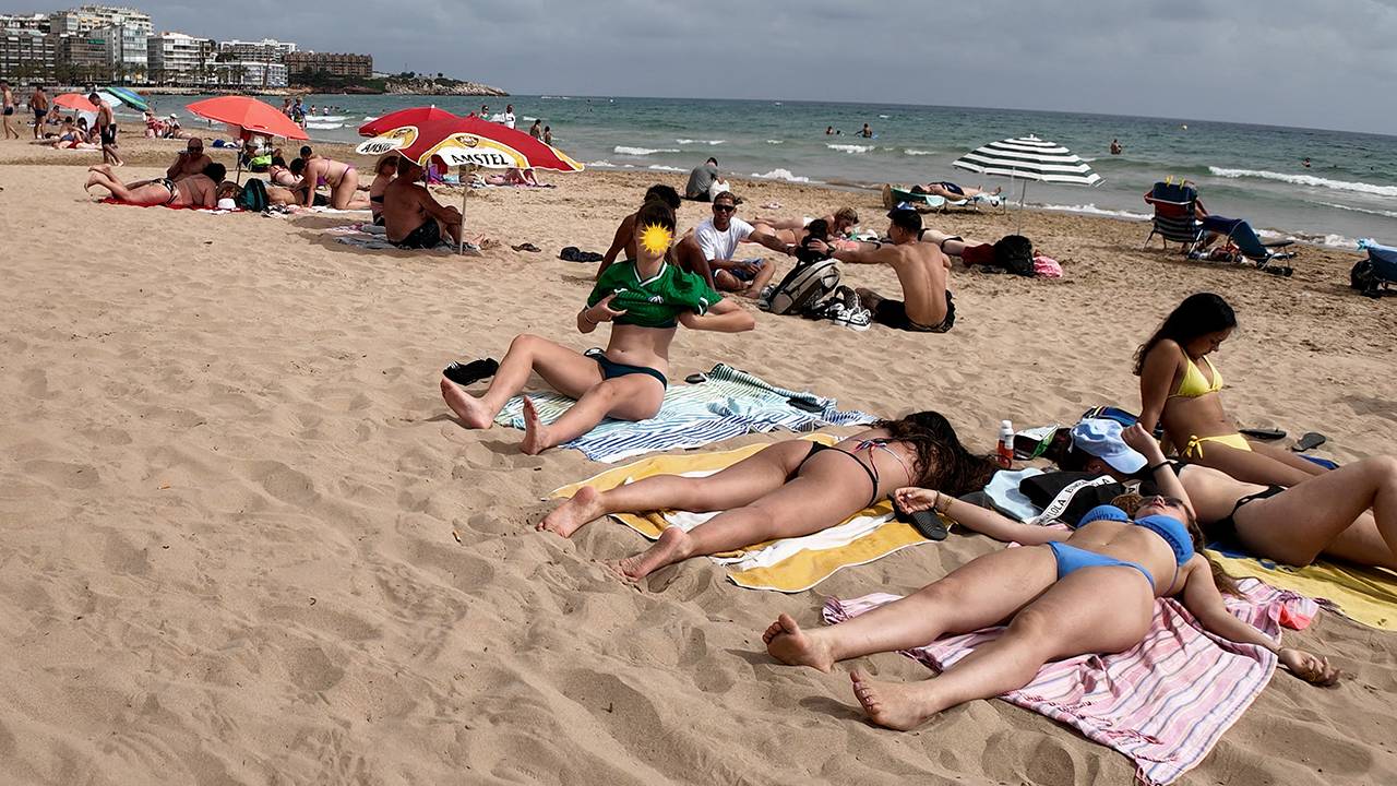 SPAIN Beach Walk 4K 🇪🇸 ☀️