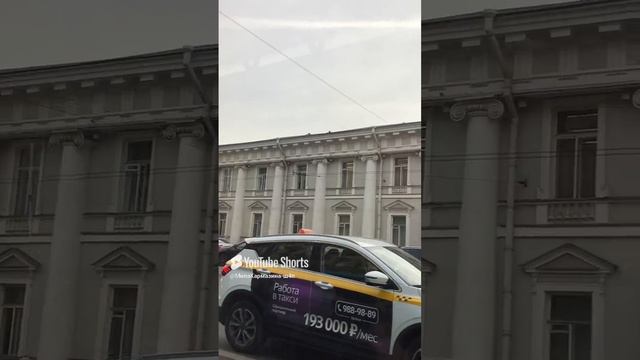 Санкт-Петербург. 24.11.2024. Поездка по Невскому проспекту на автобусе от Лавры. Фрагмент 13
