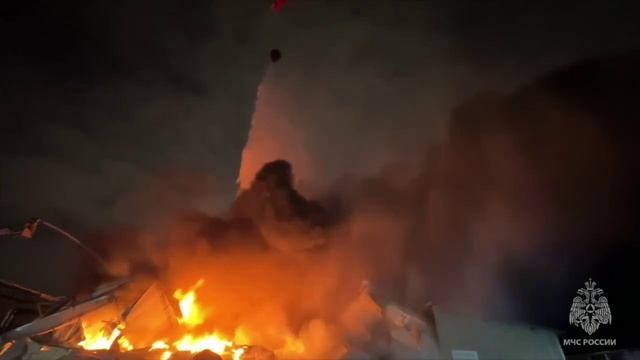 🔥Площадь пожара в Царицыно выросла до 3000 квадратов, вертолеты сбрасывают воду🔥