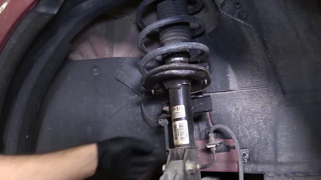 How to Tell Shocks and Struts Are Worn  Guide to Test Signs and Symptoms_720pFHR