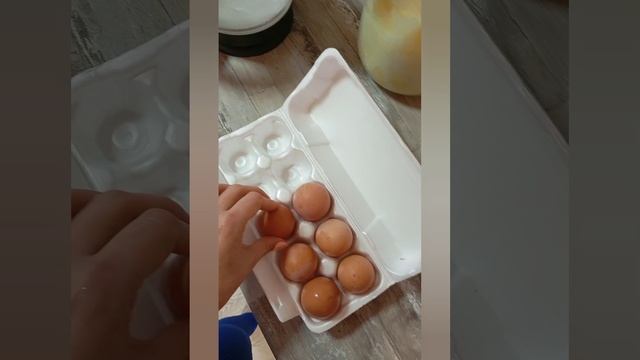 Домашние куриные яйца 😇