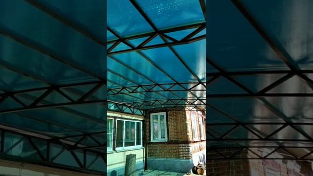 Навесы для дома и дачи от производителя в Таганроге . Изготовление и монтаж навесов . Заказать навес
