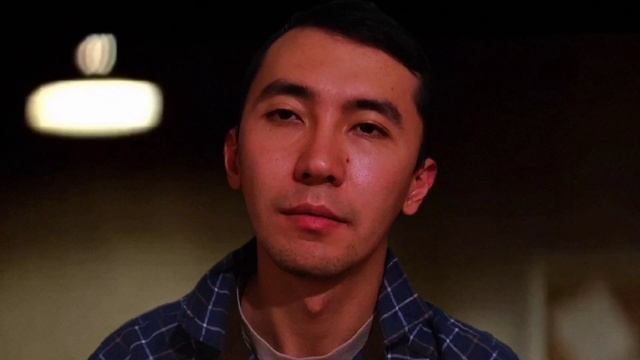 Чужие среди нас 2025 Холли просит прощение у Алишера