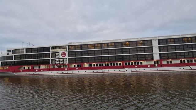 Мустай Карим