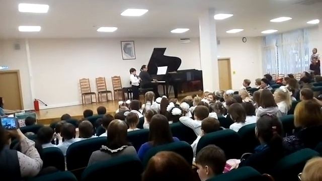 Прекрасное далеко. Е.П. Крылатов. Васильев Анатолий. Блокфлейта. И поющий зал