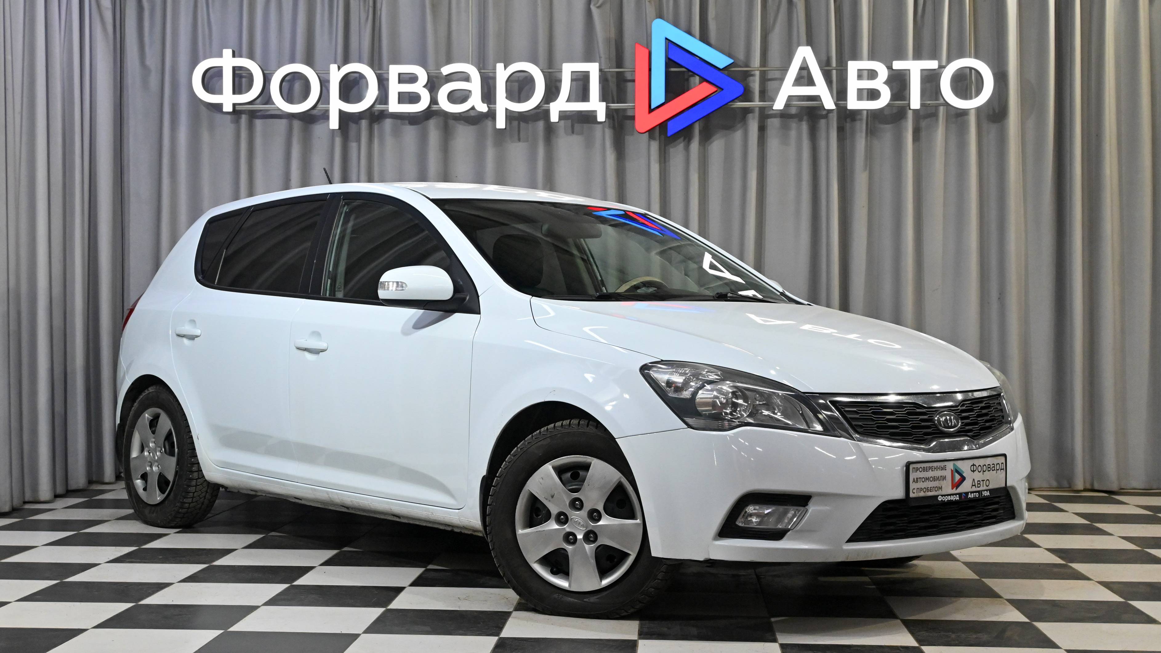 Kia Ceed (2011) 10376