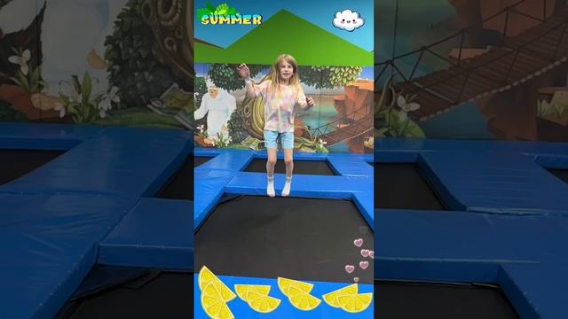 Танюха в Замании #Таняанямартин #Таня #батут #шпагат #замания